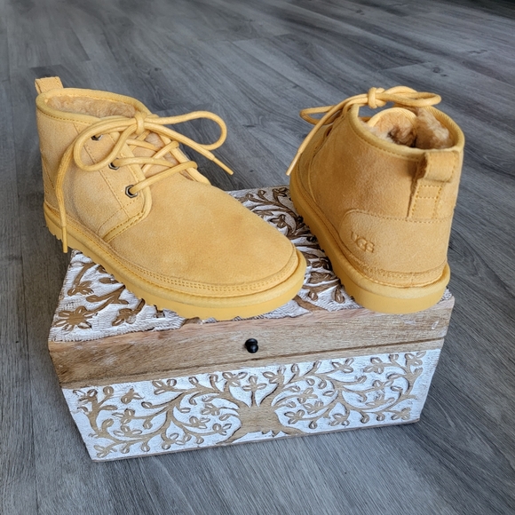 UGG Neumel Boot - Picture 2 of 8